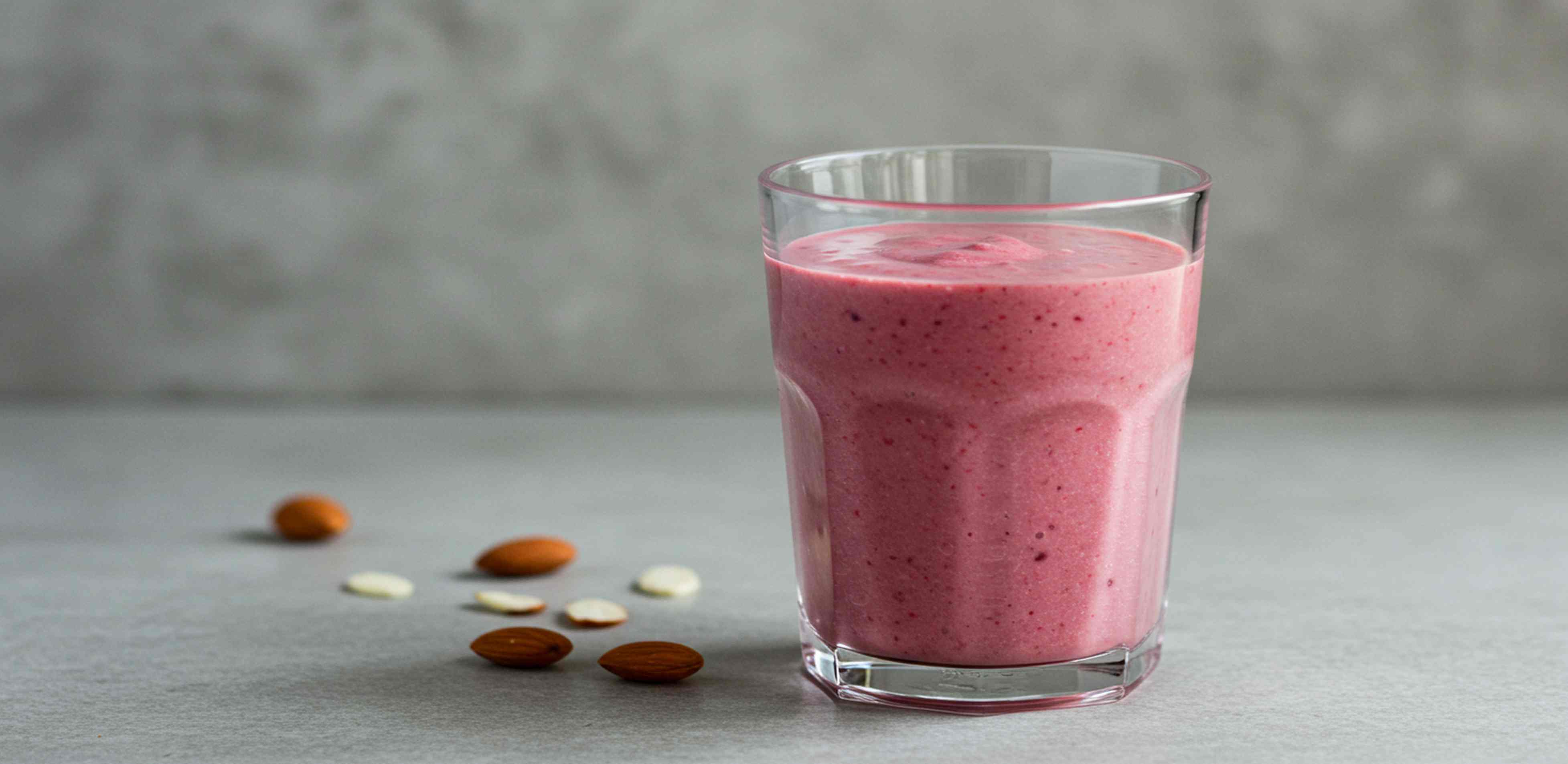 Batido de cereza y almendras