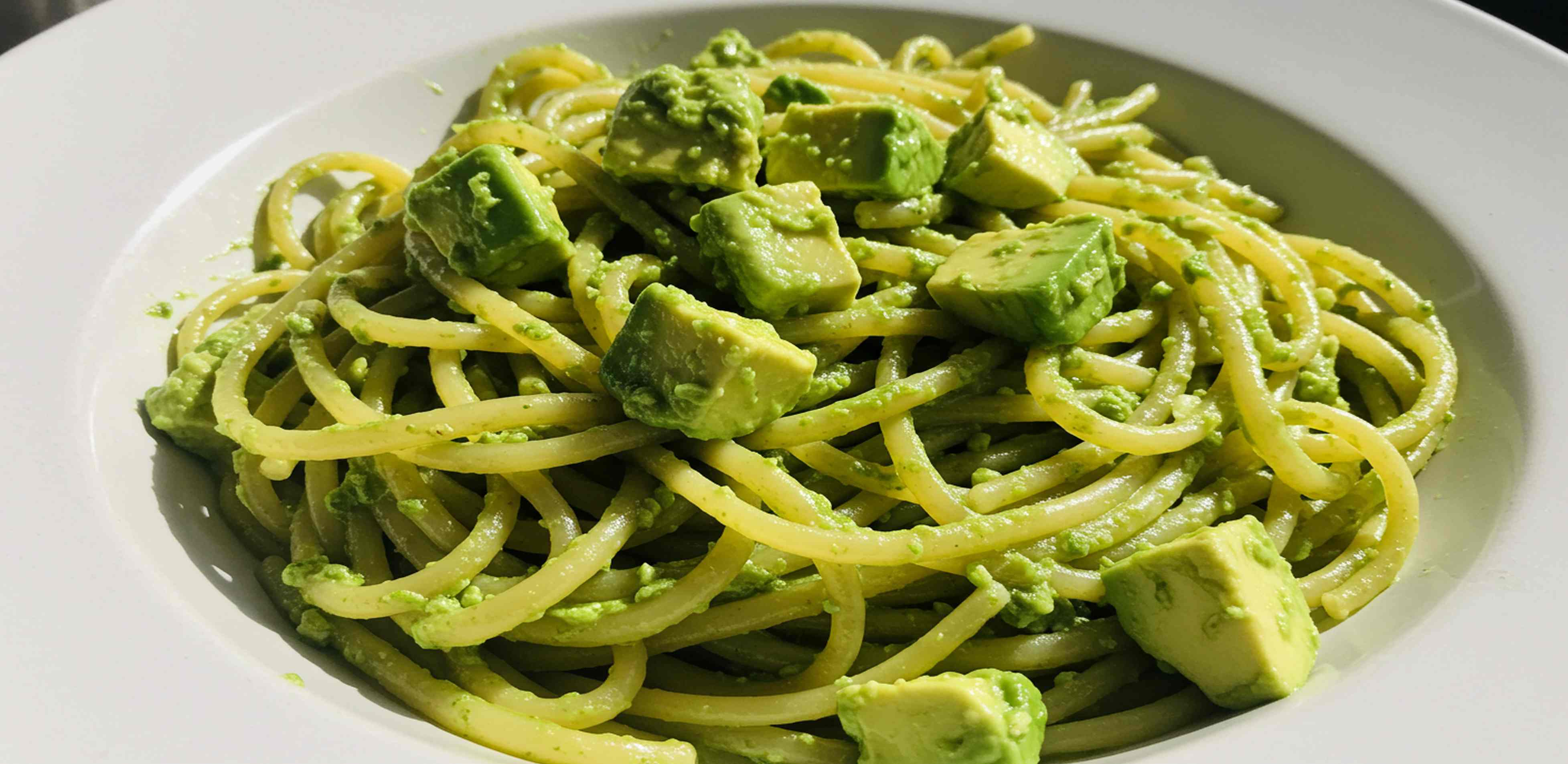 Pasta con Aguacate al Pesto